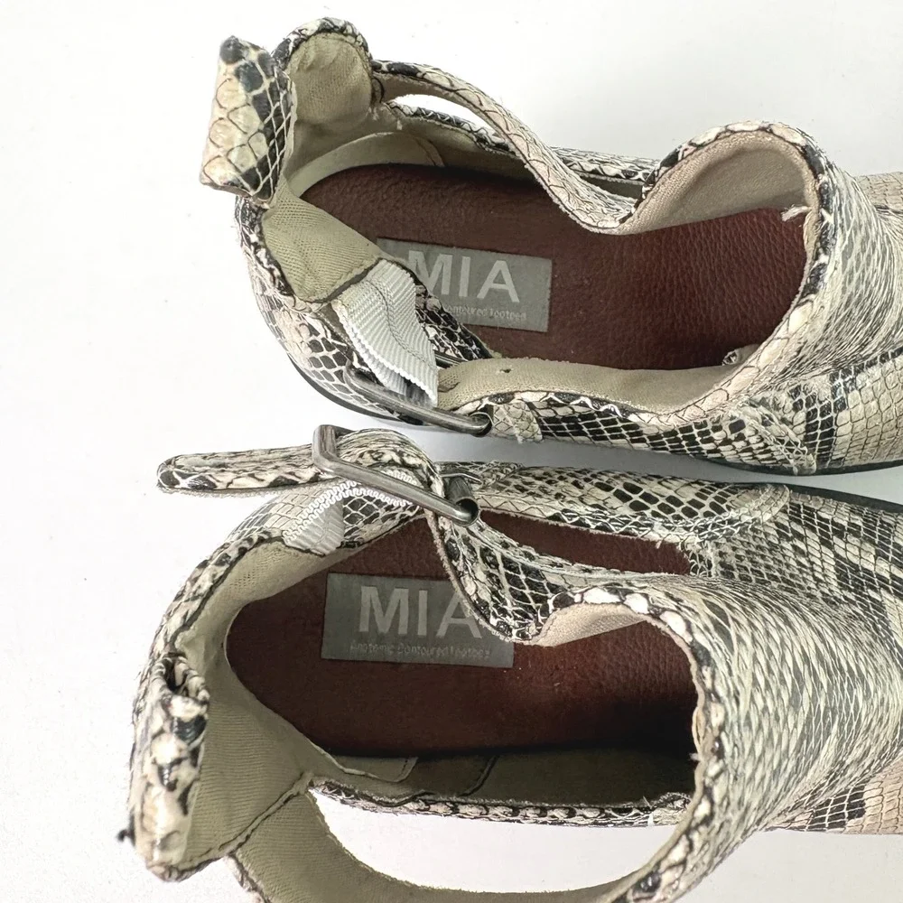 MIA Edin Bootie Womens 8 Grey Black Snake Print Cutout Block Heel Ankle Boots